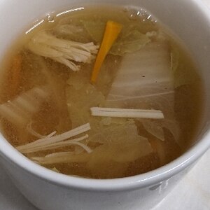 白菜と人参とえのきの中華スープ